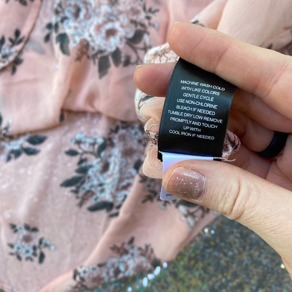 Torrid light pink floral sheer top - Picture 4 of 7